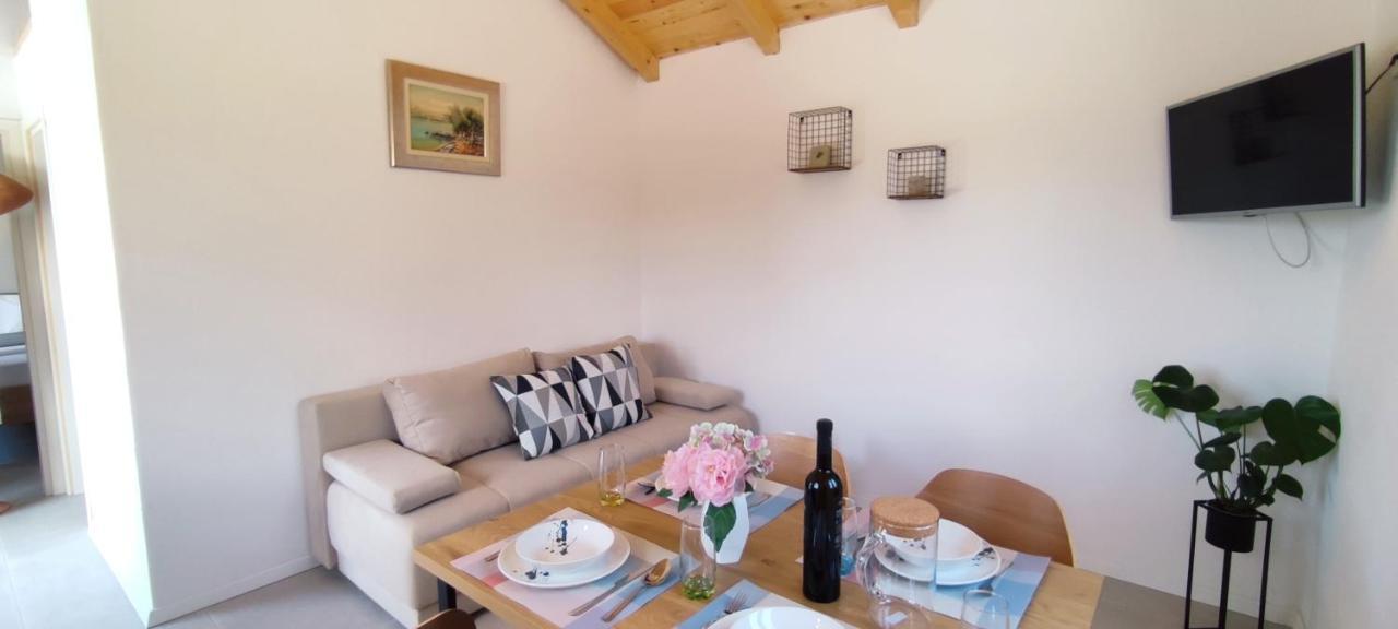Villa Stone House In Vineyard Račišće Esterno foto